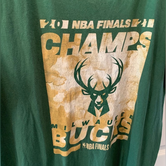 2021 NBA Finals Champs Milwaukee Bucks Green XL Fanatics Shirt - Picture 3 of 9
